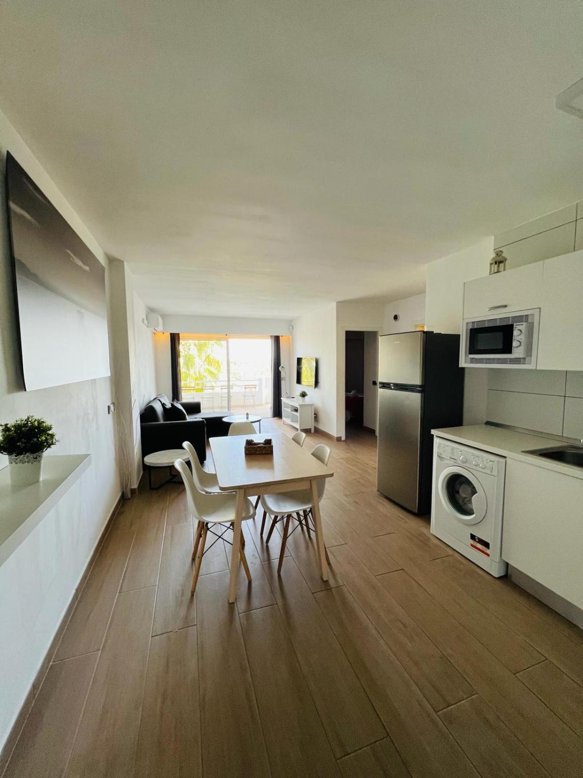 Bright Apartment In Puerto Alcudia 알쿠디아 항구 외부 사진